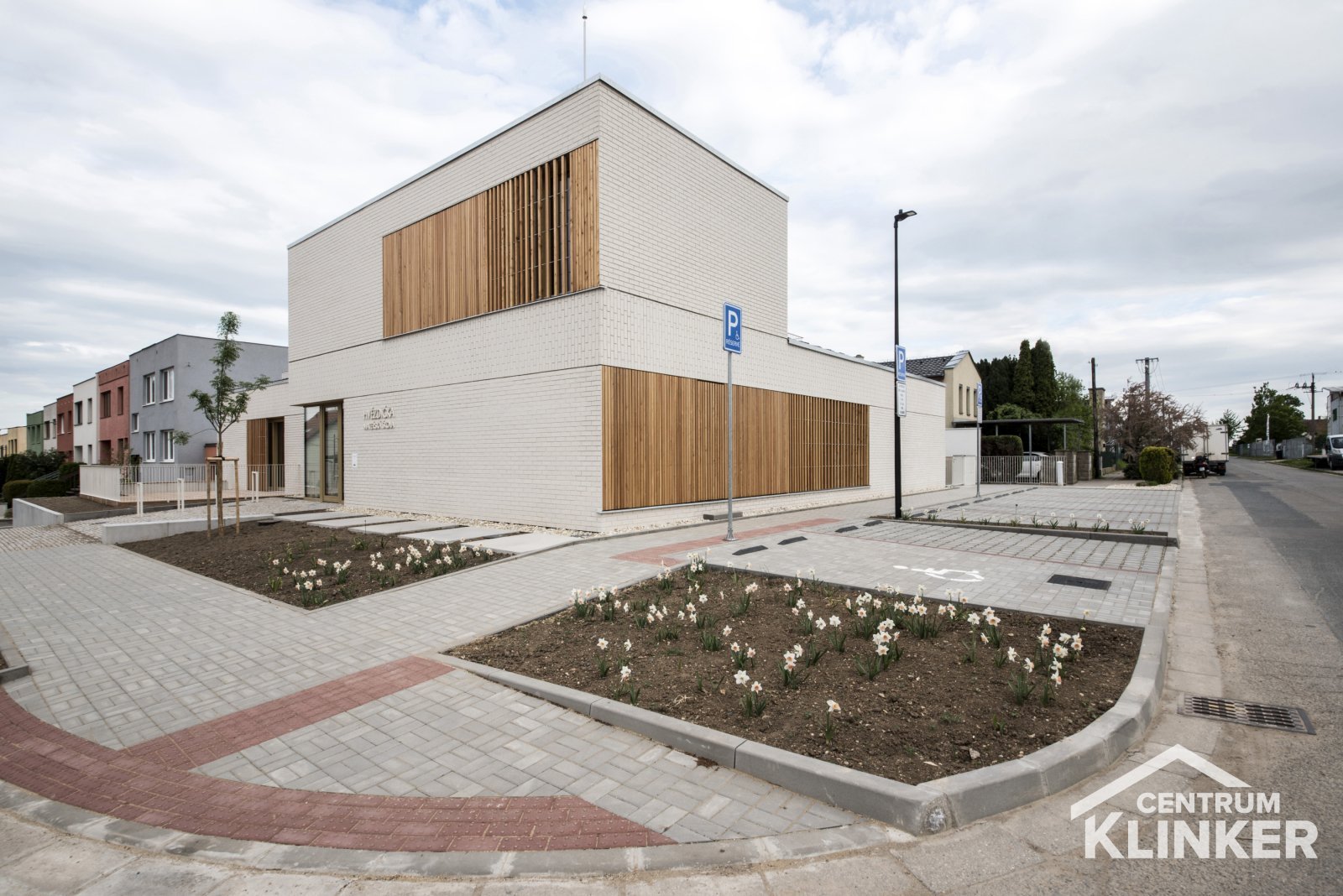 MŠ Hvězdička Šlapanice, ateliér Čtyřstěn, foto: Pavel Barták, cihlová obklad NRP.Oslo perlweiss glatt MŠ Hvězdička Šlapanice, ateliér Čtyřstěn, foto: Pavel Barták, cihlová obklad NRP.Oslo perlweiss glatt