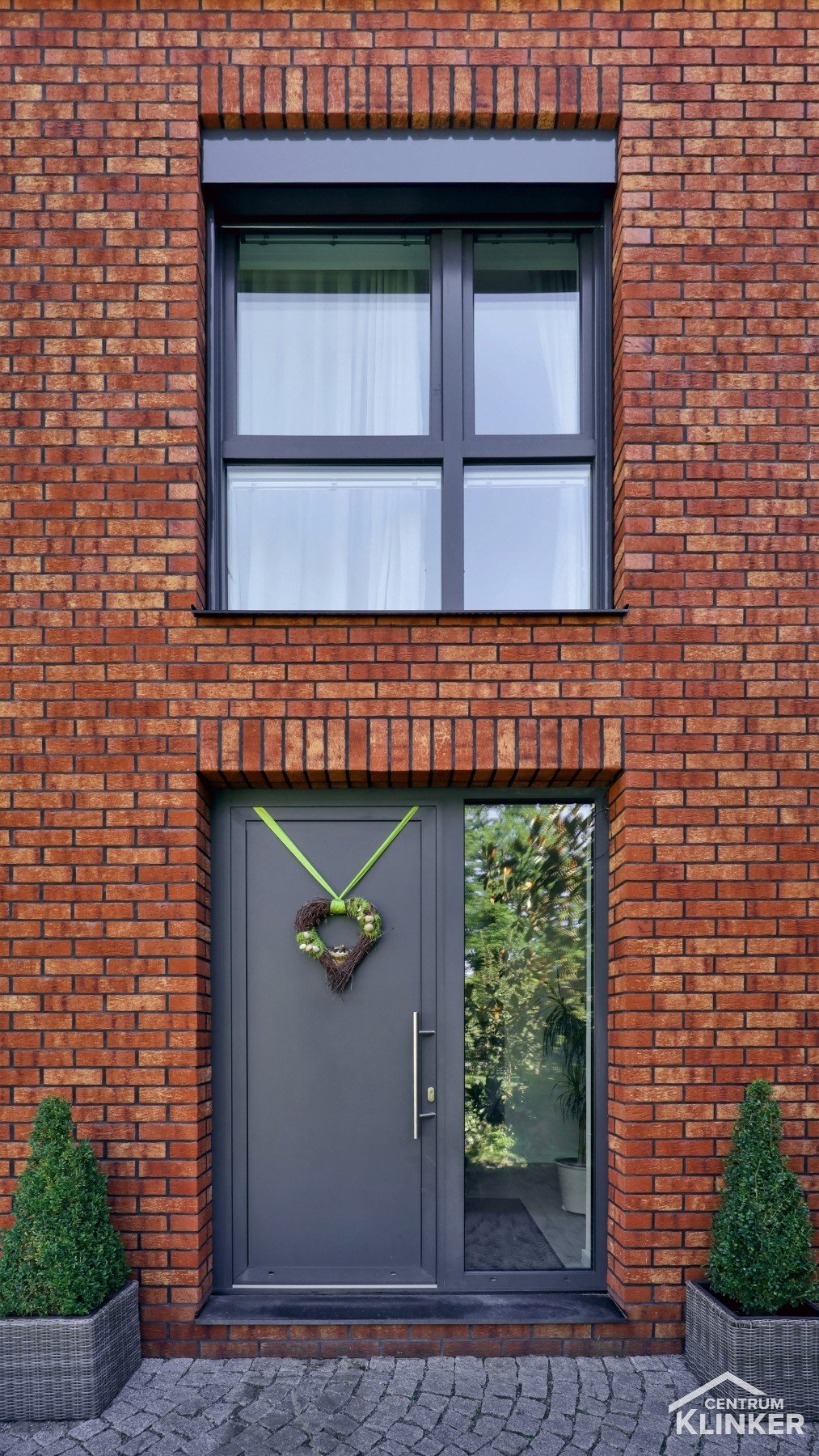 Použití rohových pásků jako překlady oken + kolem oken a dveří k ostění