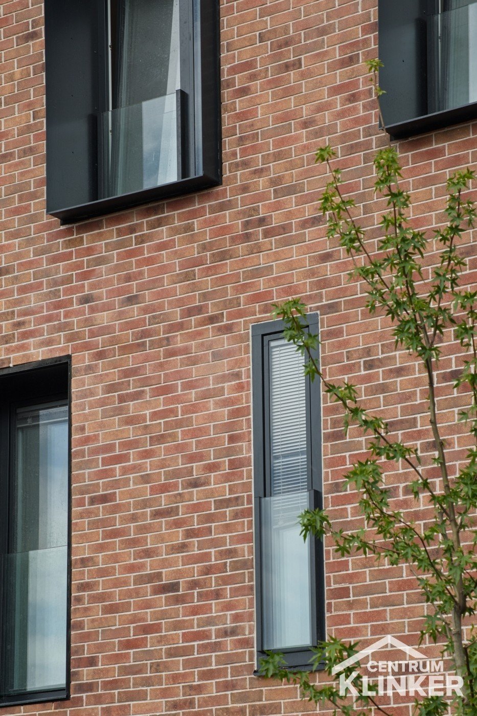 Cihlový obklad NFP.Aarhus rot-bunt carbon, Brno Maloměřice-Obřany, ateliér C3A Cihlový obklad NFP.Aarhus rot-bunt carbon, Brno Maloměřice-Obřany, ateliér C3A