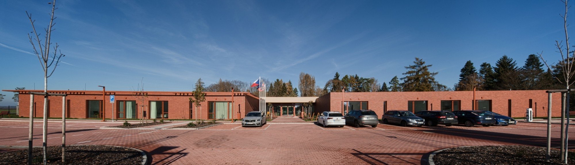 Domov pro seniory V Aleji, Nový Bydžov. Cihlová fasáda NFP.Clay land (HF40) Domov pro seniory V Aleji, Nový Bydžov. Cihlová fasáda NFP.Clay land (HF40)