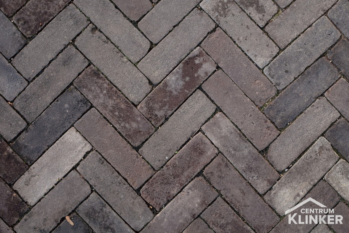 Chodníky v zahradě z cihlové klinker dlažby Pastorale mix getrommeld, formát 200x50x60 Chodníky v zahradě z cihlové klinker dlažby Pastorale mix getrommeld, formát 200x50x60